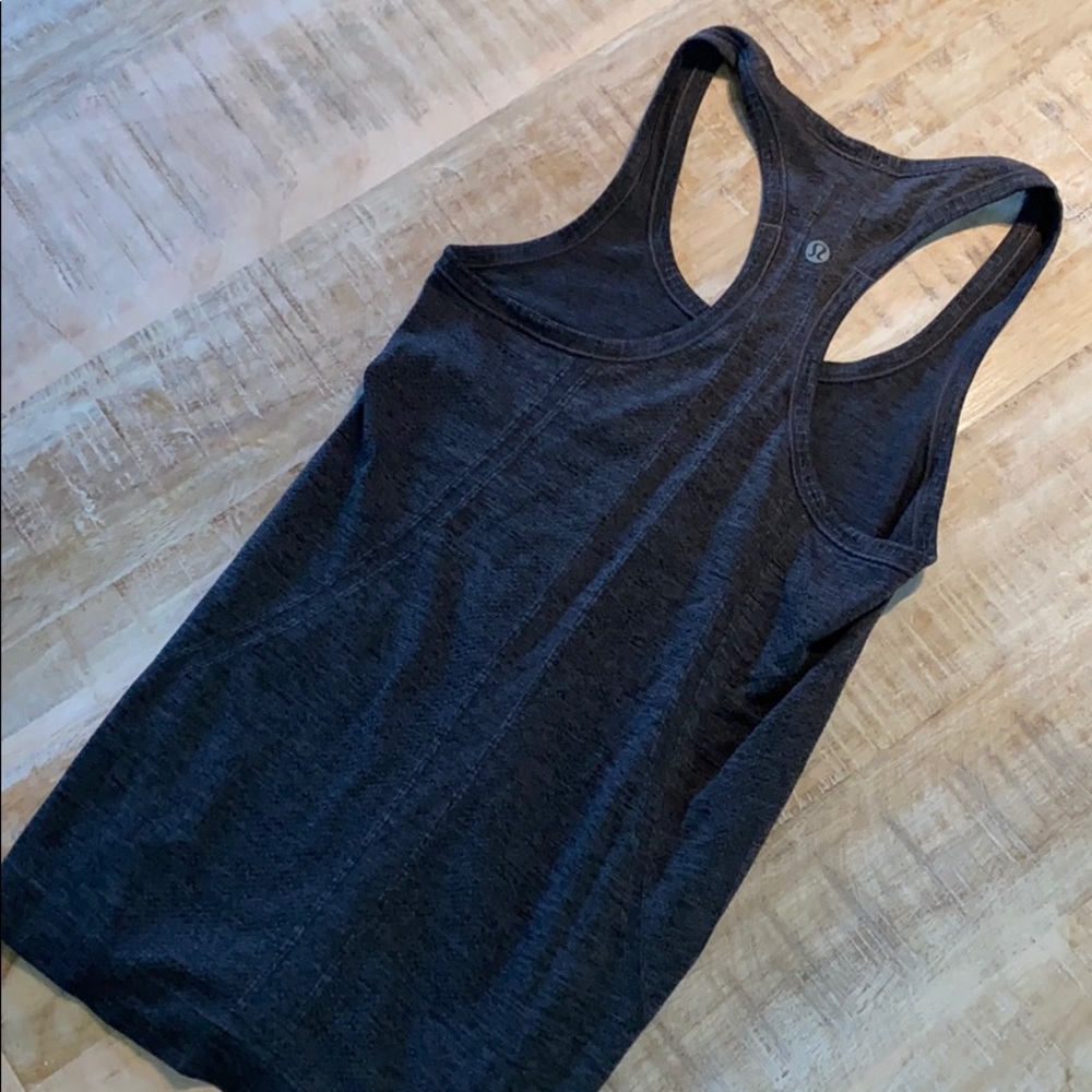 Lululemon gray tank top size 2